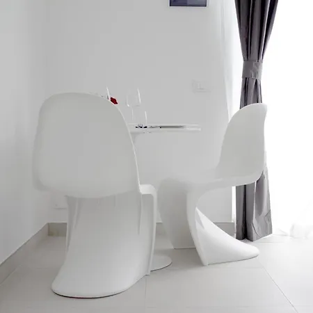 Le Village 3* 사르자나