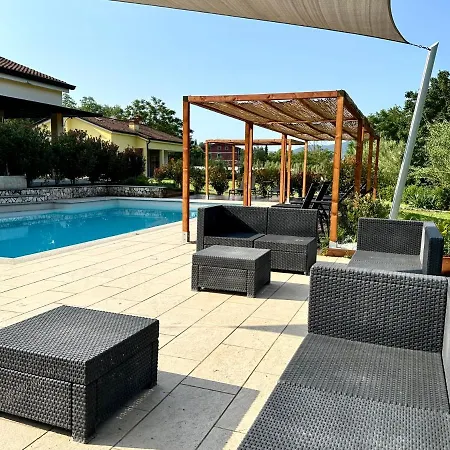 Appart hôtel Le Village Sarzana