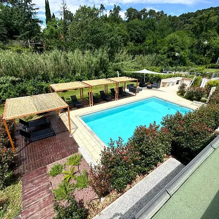 Ξενοδοχείο με διαμερίσματα Le Village Sarzana