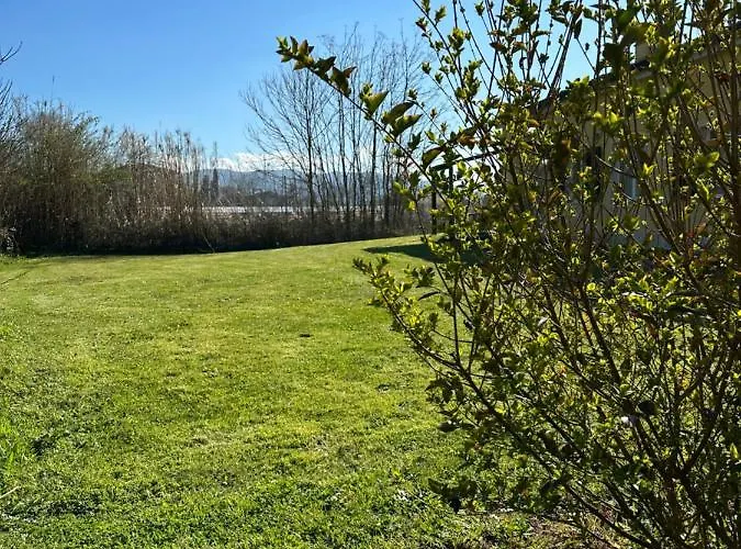 Le Village Lägenhetshotell Sarzana