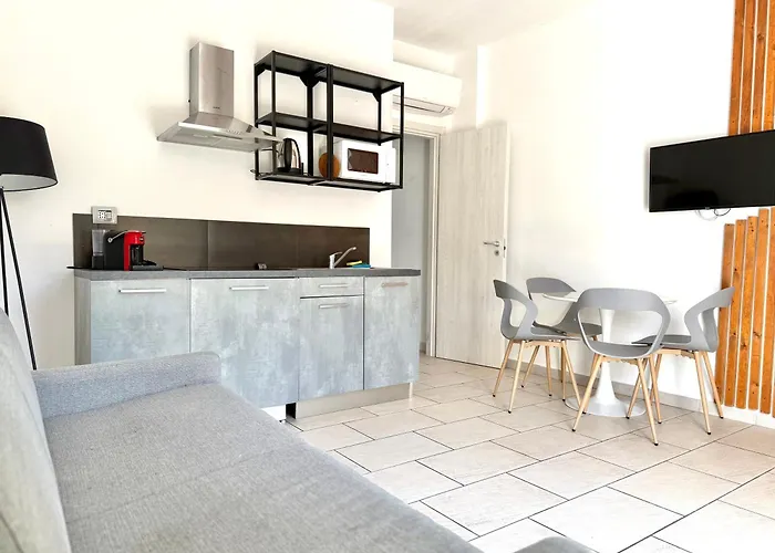 Le Village Aparthotel